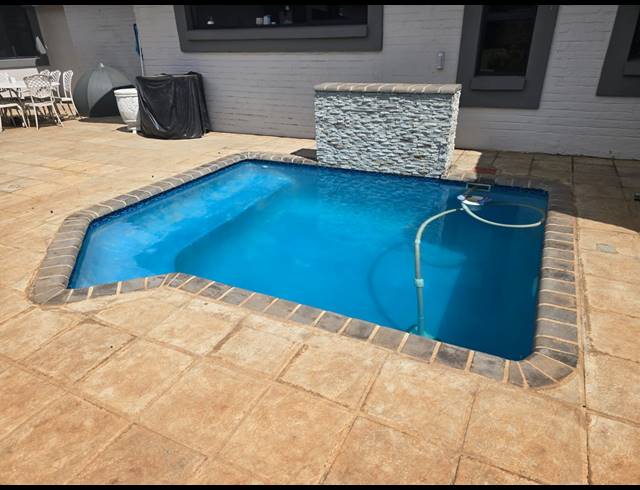 2 BEDROOM HOUSE FOR SALE IN HENLEY ON KLIP